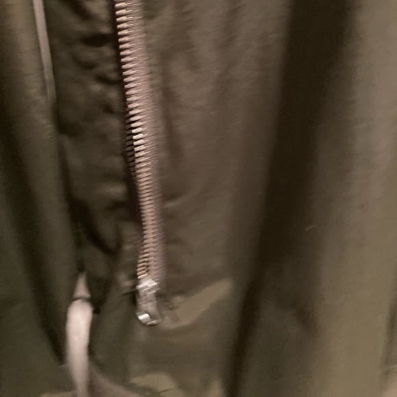 Army green women’s large jacket . - Picture 4 of 5